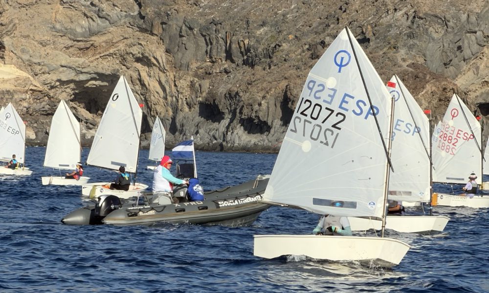 NP261007 COPA CABILDO OPTIMIST en tamaño grande